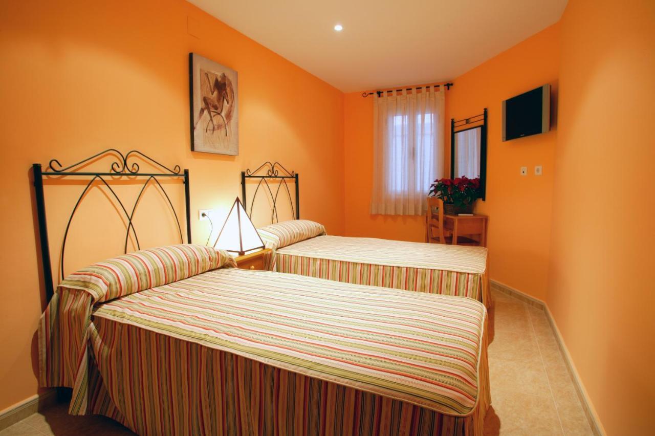 Apartamentos Hotel 77 Ayora Luaran gambar